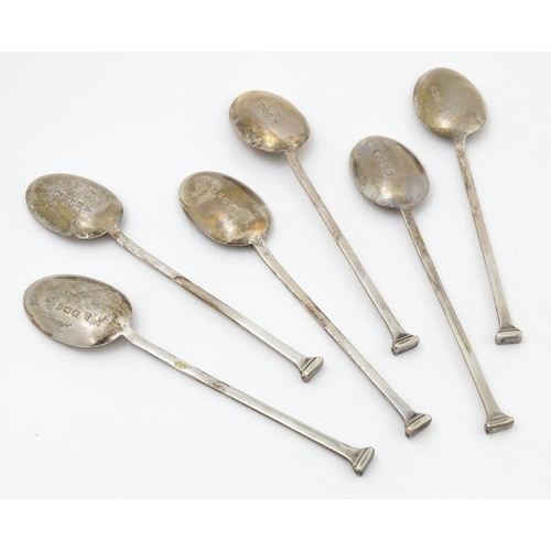 677 - Six silver teaspoons with seal top finials, hallmarked Sheffield 1921 / 1925, maker Cooper Brothers ... 