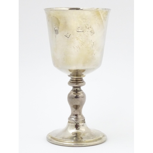 681 - A silver goblet hallmarked Birmingham 1982, maker Barker Ellis Silver Co. Cased. Approx. 4 1/4