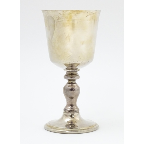 681 - A silver goblet hallmarked Birmingham 1982, maker Barker Ellis Silver Co. Cased. Approx. 4 1/4