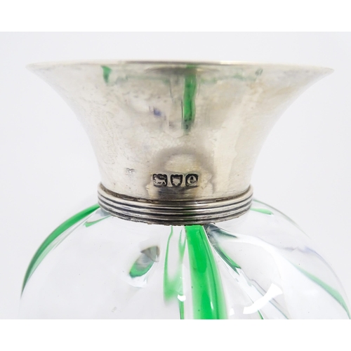 268 - Hukin & Heath: An early 20thC glass decanter / carafe with clear glass body having trailed green det... 