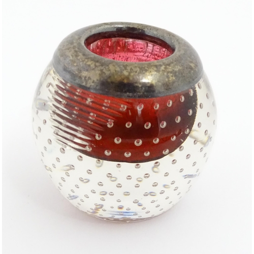 276 - A silver mounted glass match striker / vesta keep with red glass and bubble detail. Hallmarked Londo... 