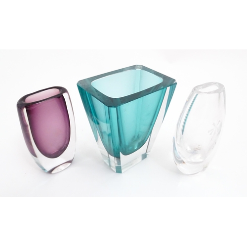 291 - Scandinavian Glass : Three items of Swedish Kosta glass to include examples designed by Vicke Lindst... 