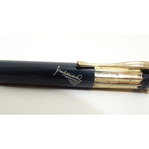 1227 - A c2001 Montblanc Meisterstück 'Writers Edition' Charles Dickens ballpoint pen, number 0460 of 16000... 