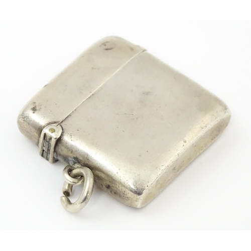 642 - A silver vesta case hallmarked Birmingham 1903, maker Horton & Allday. Approx. 1 1/2