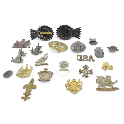 1278 - A quantity of assorted military insignia and heraldic / livery badges etc, to include a WWI Army Ser... 
