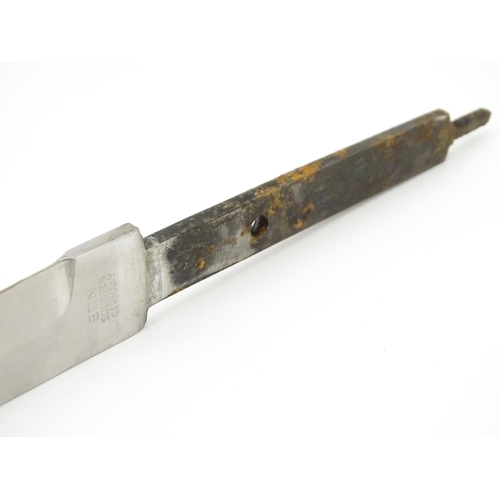 1492 - Militaria : a post-WWII German dagger/hunting knife and sheath by Ern, Solingen. The Bakelite grip w... 