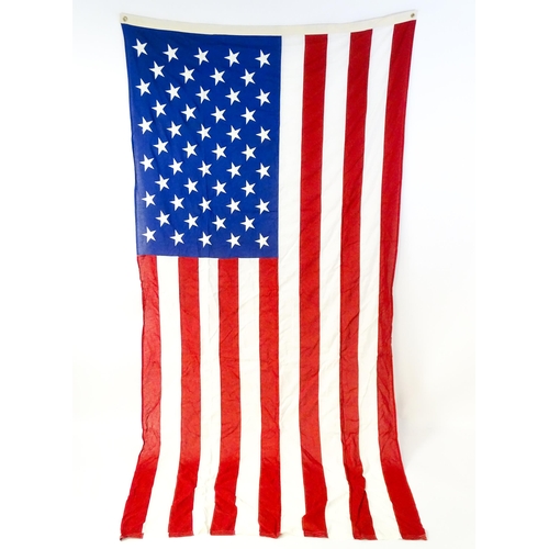 1499 - Militaria : a late 20thC 'stars and stripes' United States of America pall / funeral flag, with 50 s... 