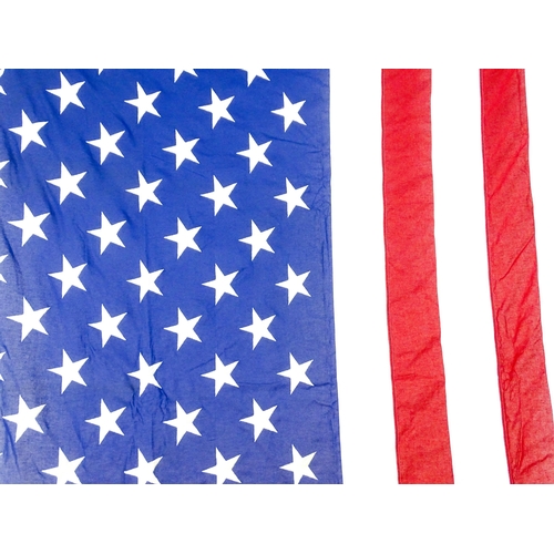 1499 - Militaria : a late 20thC 'stars and stripes' United States of America pall / funeral flag, with 50 s... 