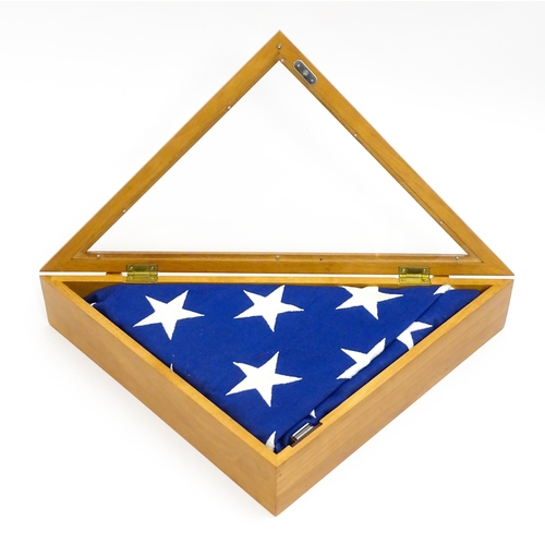 1499 - Militaria : a late 20thC 'stars and stripes' United States of America pall / funeral flag, with 50 s... 