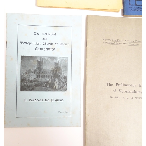 1552 - A quantity of assorted books and pamphlets to include The Cathedral and Metropolitical Church of Chr... 