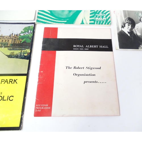 1558 - A quantity of 1960s-1970s assorted pop music ephemera to include a Free show souvenir programme, a C... 