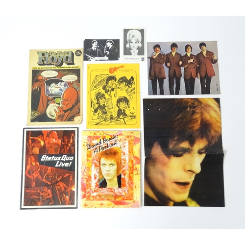 1559 - A quantity of 1960s-1970s assorted pop music ephemera to include The Pink Floyd official music progr... 