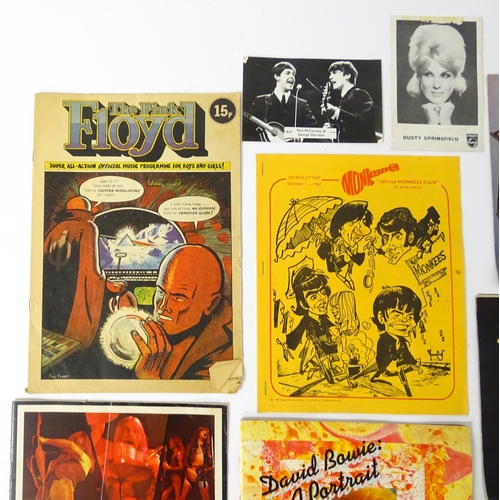 1559 - A quantity of 1960s-1970s assorted pop music ephemera to include The Pink Floyd official music progr... 