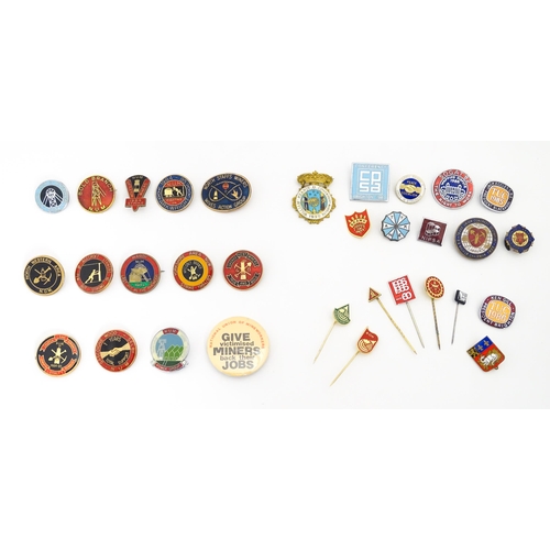 2101 - Trade Union Interest: a quantity of assorted badges, pins, etc. to include NUM COSA, North Staffs Mi... 