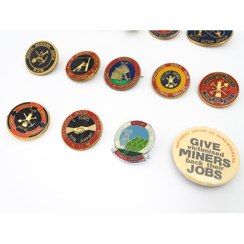 2101 - Trade Union Interest: a quantity of assorted badges, pins, etc. to include NUM COSA, North Staffs Mi... 