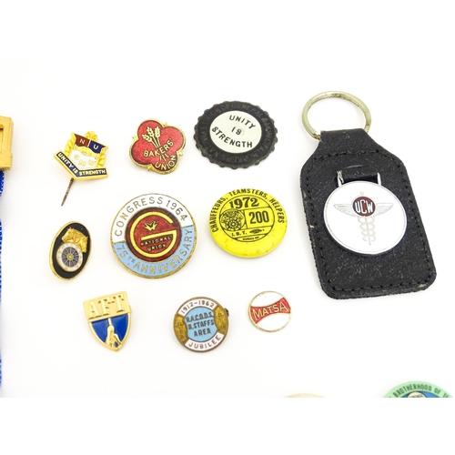 2102 - Trade Union Interest: a quantity of assorted badges, pins, etc. to include three convention medals f... 