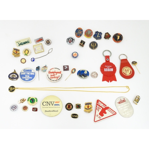 2103 - Trade Union Interest: a quantity of assorted badges, pins, etc. to include Solidarity (Poland), CNV,... 