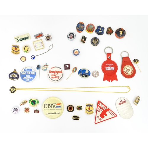 2103 - Trade Union Interest: a quantity of assorted badges, pins, etc. to include Solidarity (Poland), CNV,... 