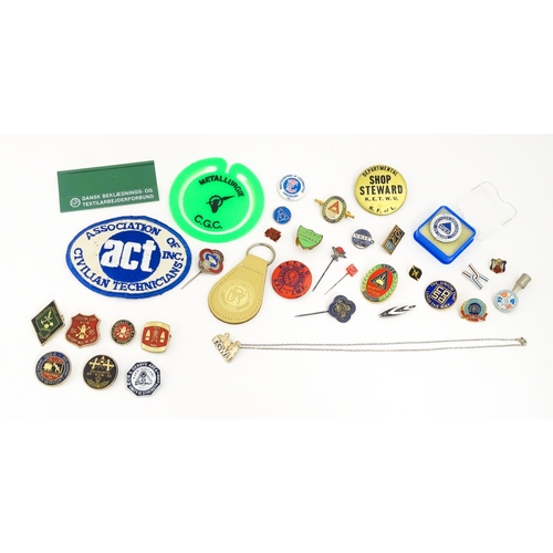 2105 - Trade Union Interest: a quantity of assorted badges, pins, etc. to include a Transport & General Wor... 