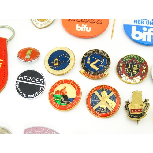 2106 - Trade Union Interest: a quantity of assorted badges, pins, etc. to include a badge commemorating the... 