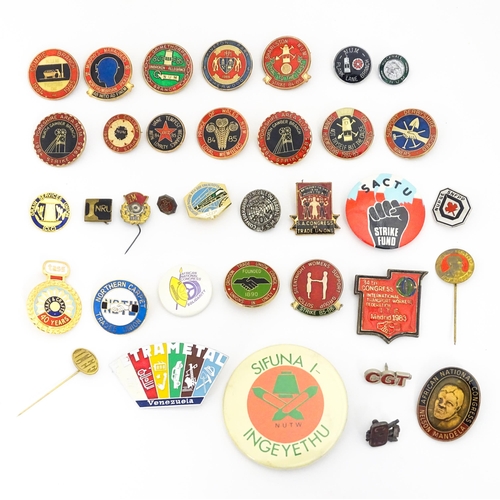 2107 - Trade Union Interest: a quantity of assorted badges, pins, etc. to include Prince of Wales NUM Loyal... 