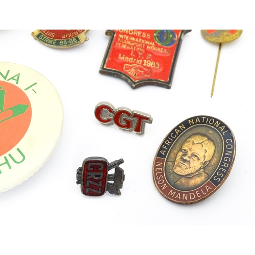 2107 - Trade Union Interest: a quantity of assorted badges, pins, etc. to include Prince of Wales NUM Loyal... 