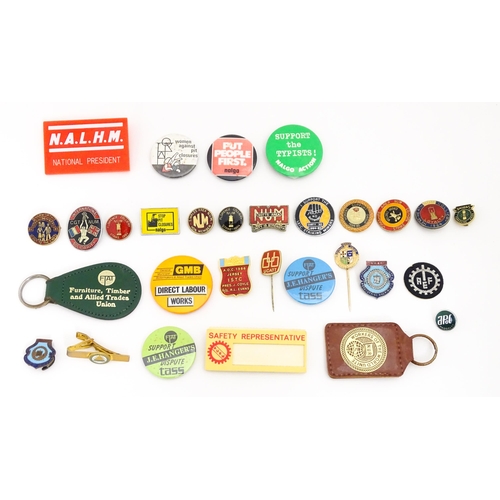 2108 - Trade Union Interest: a quantity of assorted badges, pins, etc. to include NUM Notts Area, Hem-Heath... 