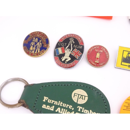 2108 - Trade Union Interest: a quantity of assorted badges, pins, etc. to include NUM Notts Area, Hem-Heath... 