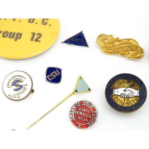 2111 - Trade Union Interest: a quantity of assorted badges, pins, etc. to include a TUC For Organising Serv... 