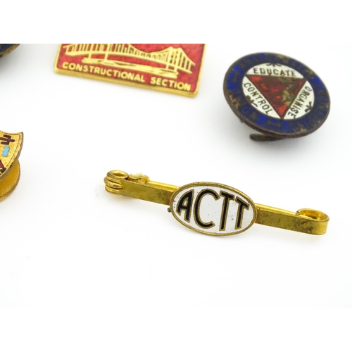 2111 - Trade Union Interest: a quantity of assorted badges, pins, etc. to include a TUC For Organising Serv... 