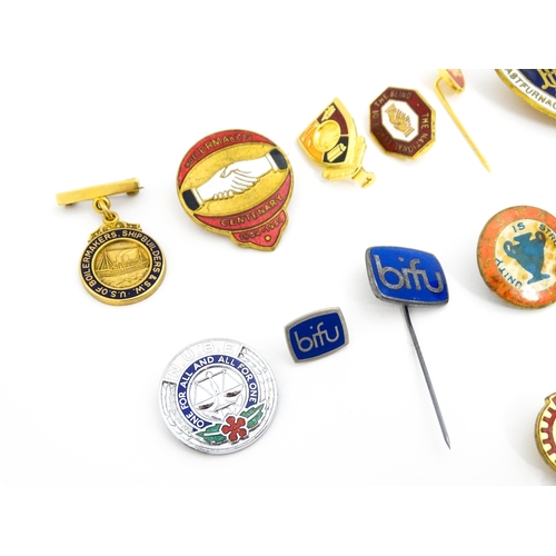 2112 - Trade Union Interest: a quantity of assorted badges, pins, etc. to include a 9ct gold and enamel Uni... 