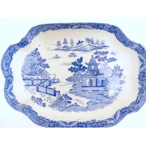 113 - A Davenport blue and white dish of shaped form in the Chinoiserie Bridgeless pattern. Impressed mark... 