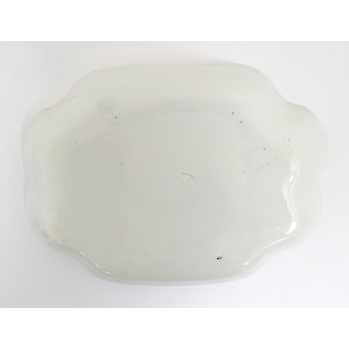 113 - A Davenport blue and white dish of shaped form in the Chinoiserie Bridgeless pattern. Impressed mark... 