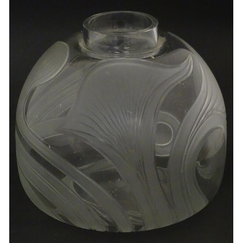 256 - A 20thC Polish art glass vase by Artur Ossowicz, signed under. Approx. 8 1/2