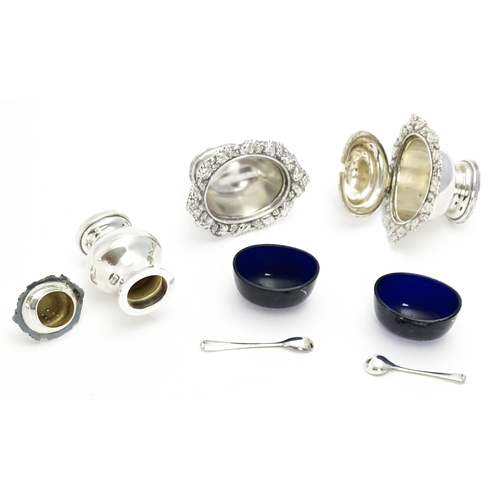 671 - A quantity of silver plate items to include coaster with turned wooden base, cruet set, etc.