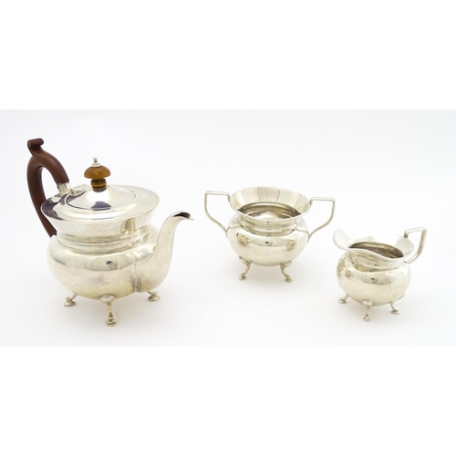 275 - A silver three piece Batchelors tea set comprising teapot, sugar bowl and milk jug. Hallmarked Birmi... 