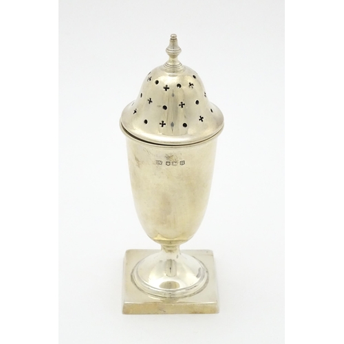 309 - A silver sugar caster hallmarked Sheffield 1959, maker Viner's Ltd. Approx. 5 3/4