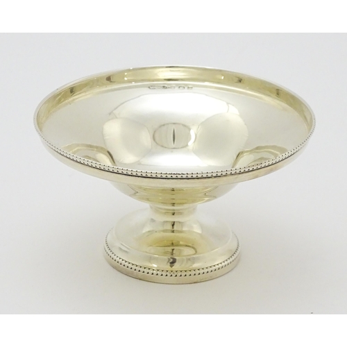 315 - A silver pedestal bon bon dish hallmarked Birmingham 1937, maker William Greenwood & Sons. Approx. 2... 