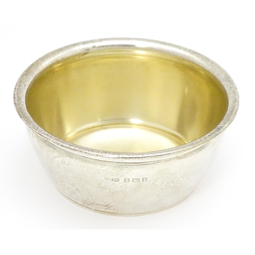 325 - A silver bowl with gilded interior hallmarked Birmingham 1910, maker Gorham Manufacturing Co. and st... 