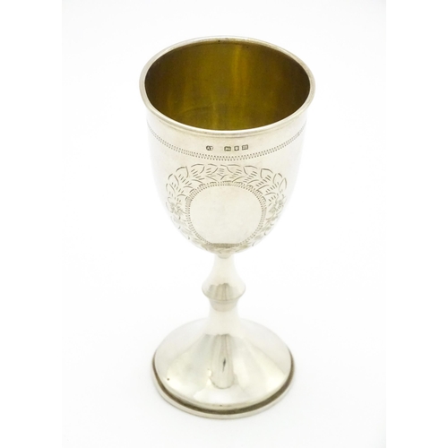 341 - A silver pedestal cup / goblet hallmarked London 1927, maker Rosenzweig, Taitelbaum & Co. Approx. 5 ... 