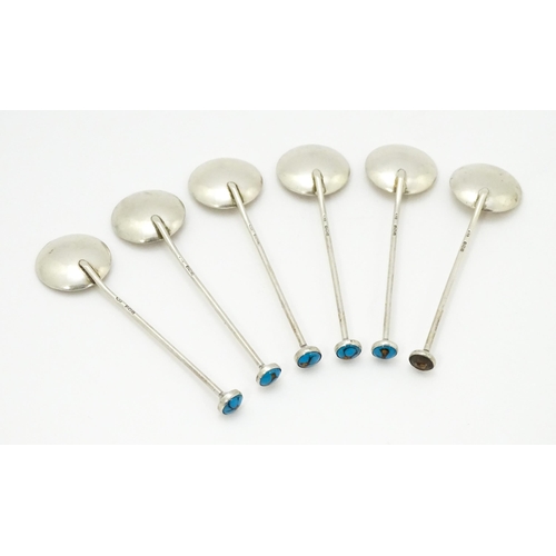 392 - Six silver coffee spoons hallmarked Birmingham 1928, maker Langstone Silverworks (Bernard Instone). ... 