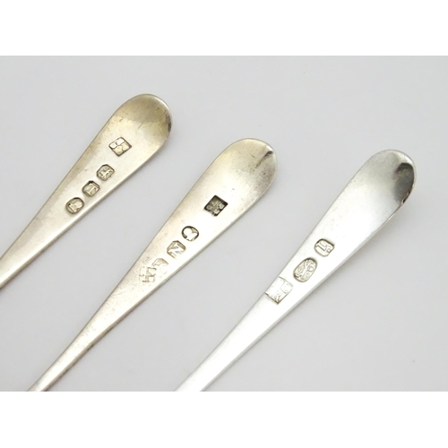 421 - Three silver mustard spoons to include a Geo III example hallmarked London 1814, maker Peter & Willi... 