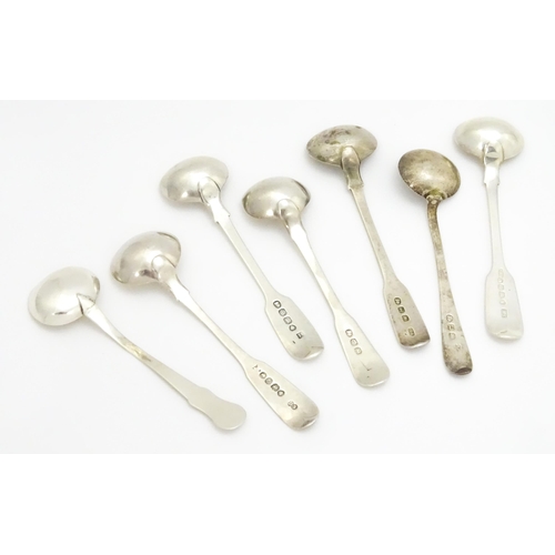 592 - A quantity of assorted Georgian and later salt spoons hallmarks to include London 1815, 1826, 1839, ... 