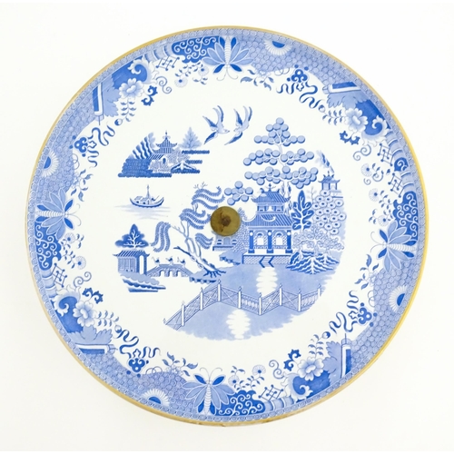 162 - A Copeland blue and white Lazy Susan stand decorated in the Willow pattern. Impressed mark under. Ap... 