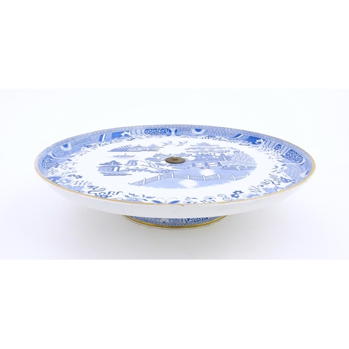 162 - A Copeland blue and white Lazy Susan stand decorated in the Willow pattern. Impressed mark under. Ap... 