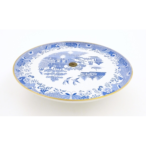 162 - A Copeland blue and white Lazy Susan stand decorated in the Willow pattern. Impressed mark under. Ap... 