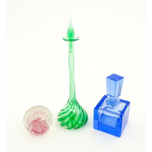 248 - Three assorted items of art glass to include a retro blue glass perfume / scent bottle and stopper, ... 