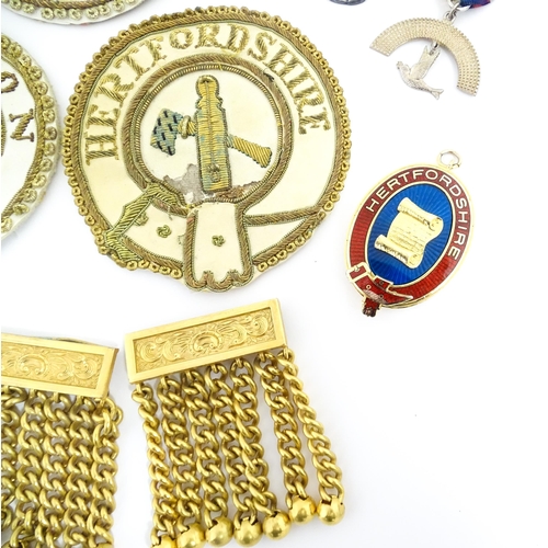 1229 - Freemasonry Interest: a quantity of Masonic jewels and regalia , comprising: three Hertfordshire col... 