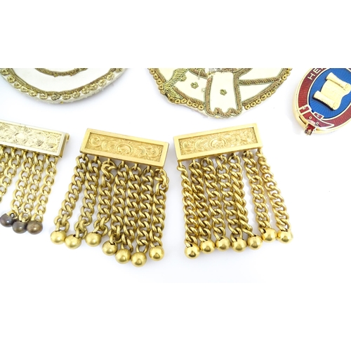 1229 - Freemasonry Interest: a quantity of Masonic jewels and regalia , comprising: three Hertfordshire col... 