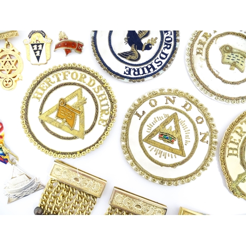 1229 - Freemasonry Interest: a quantity of Masonic jewels and regalia , comprising: three Hertfordshire col... 